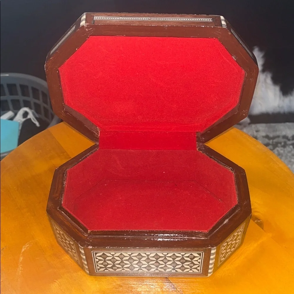 Middle Eastern/Moorish Decorative Box of Inlaid Woods and Mother-of-pearl